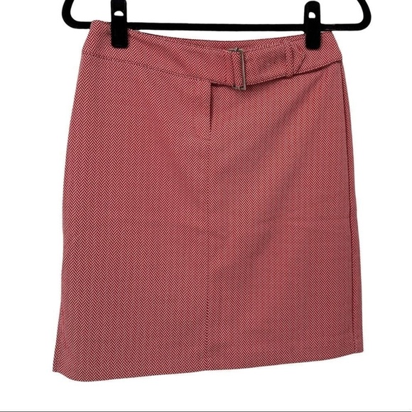 Express Red & White Mini Chevron Attached Belt Skirt - Picture 1 of 5